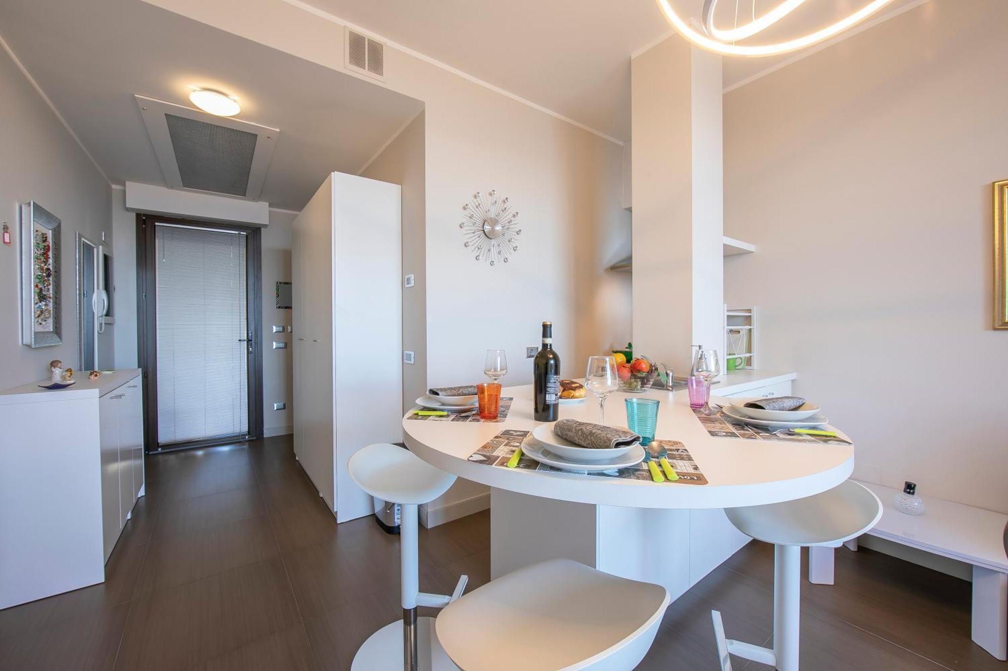 Suite On The Lake - Happy Rentals Meina Exterior foto