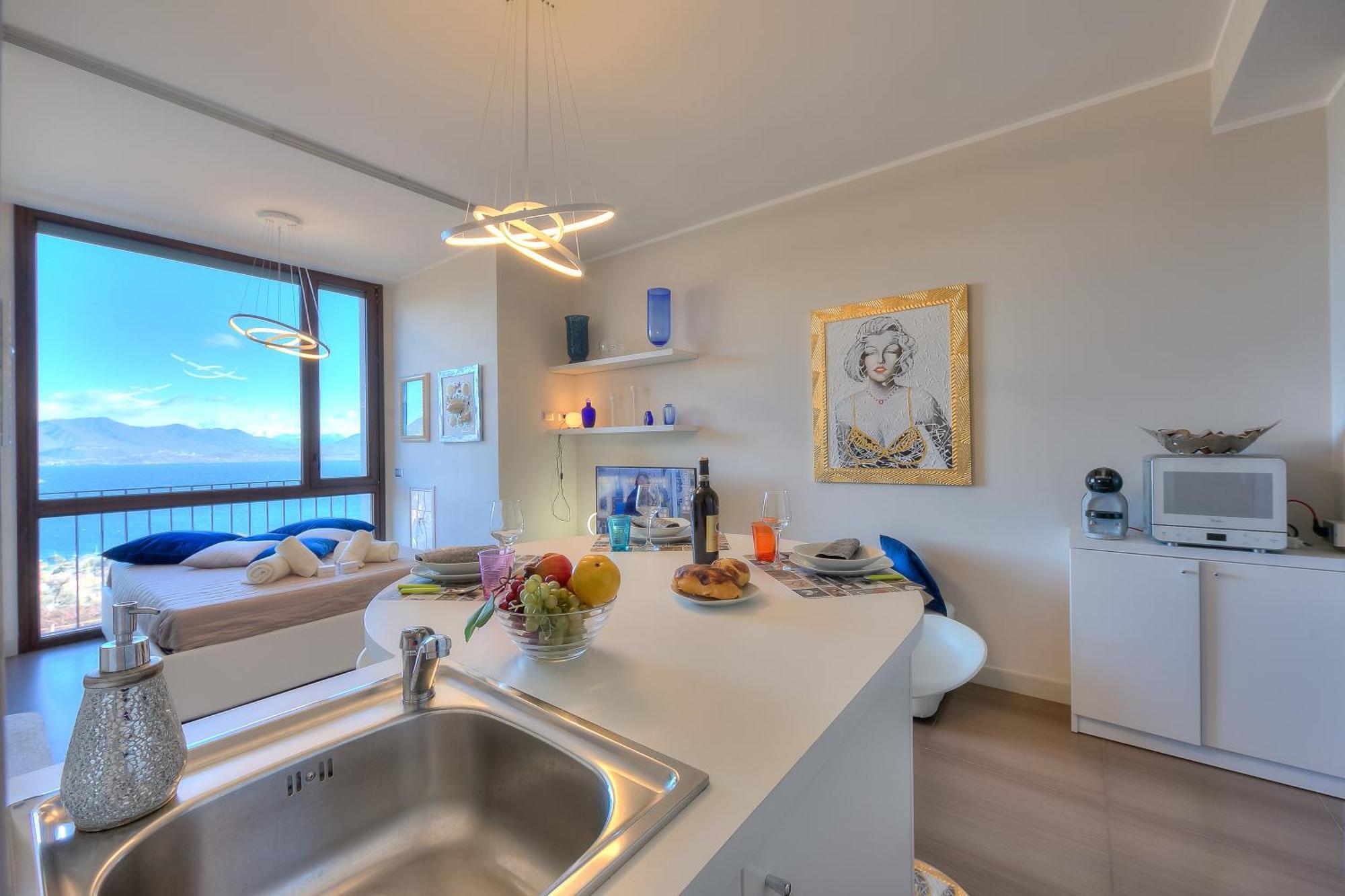 Suite On The Lake - Happy Rentals Meina Exterior foto